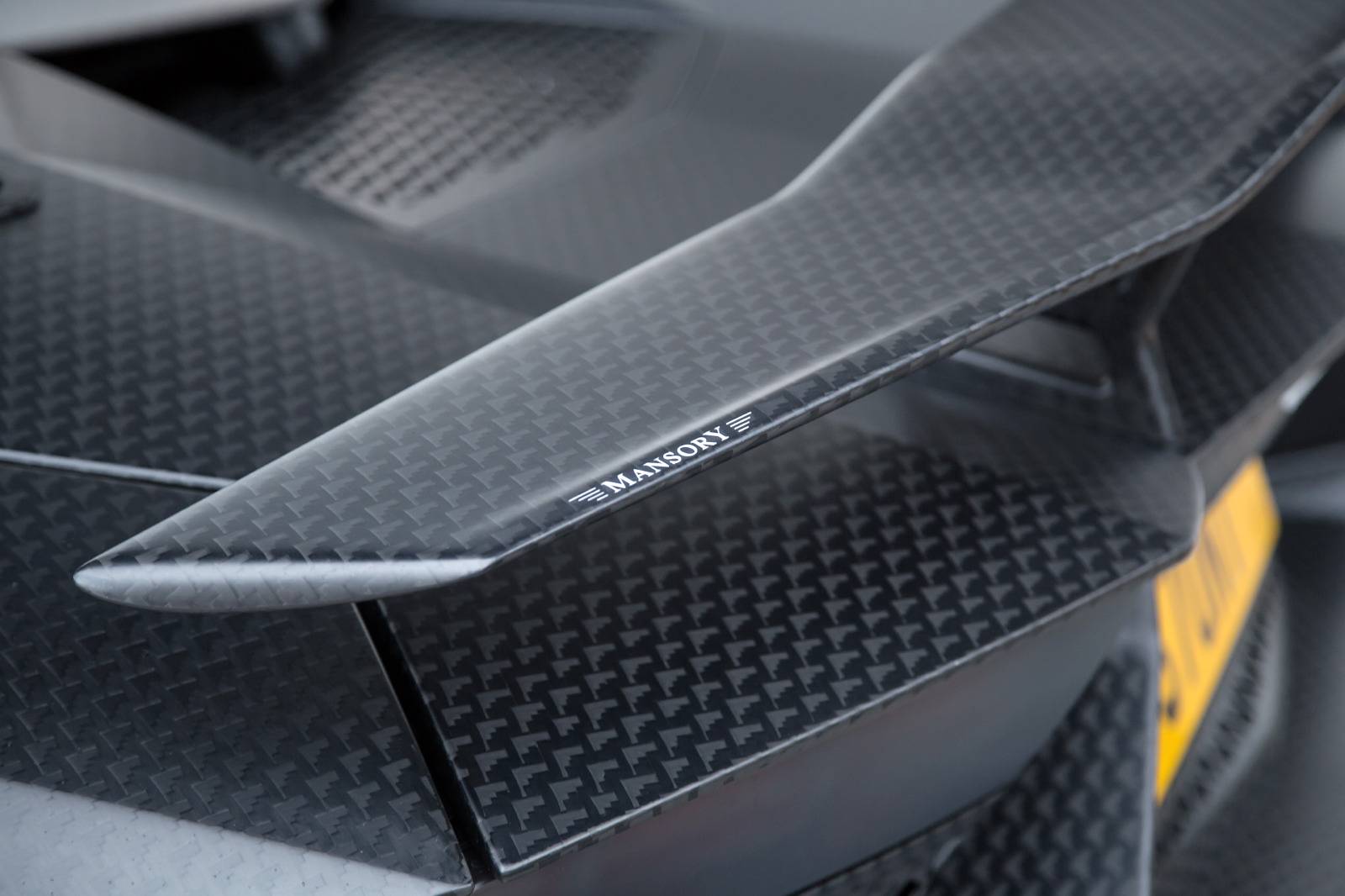 Mansory представил эксклюзивный Lamborghini Aventador SV для Джеймса Станта